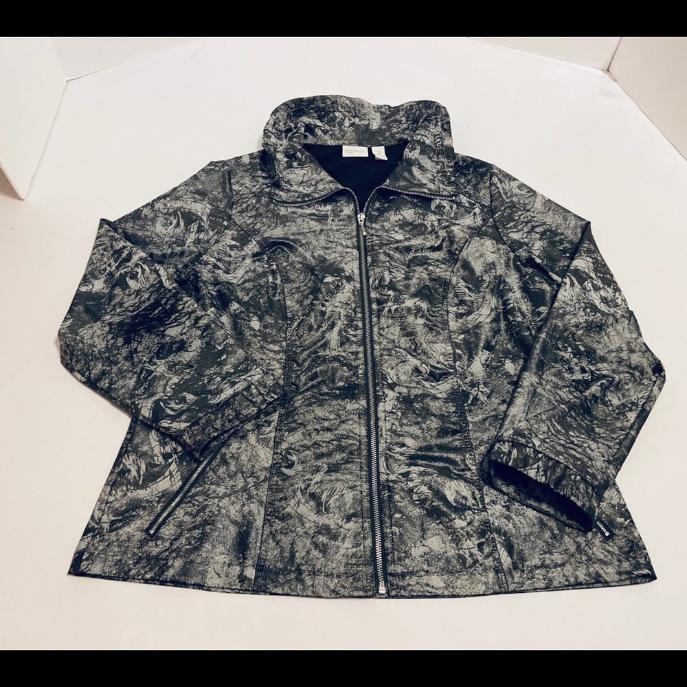 Chico’s Zenergy Full Zip Jacket, size 2. Swirls of Black, White, Gray.